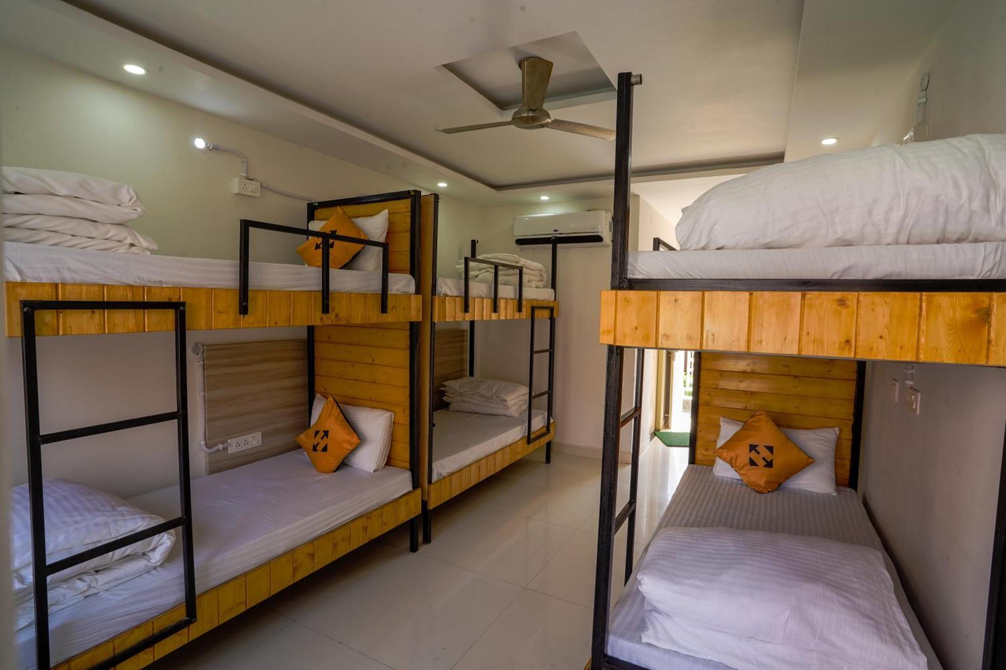 Hide-In Rishikesh, Laxman Jhula Hostel Exterior photo