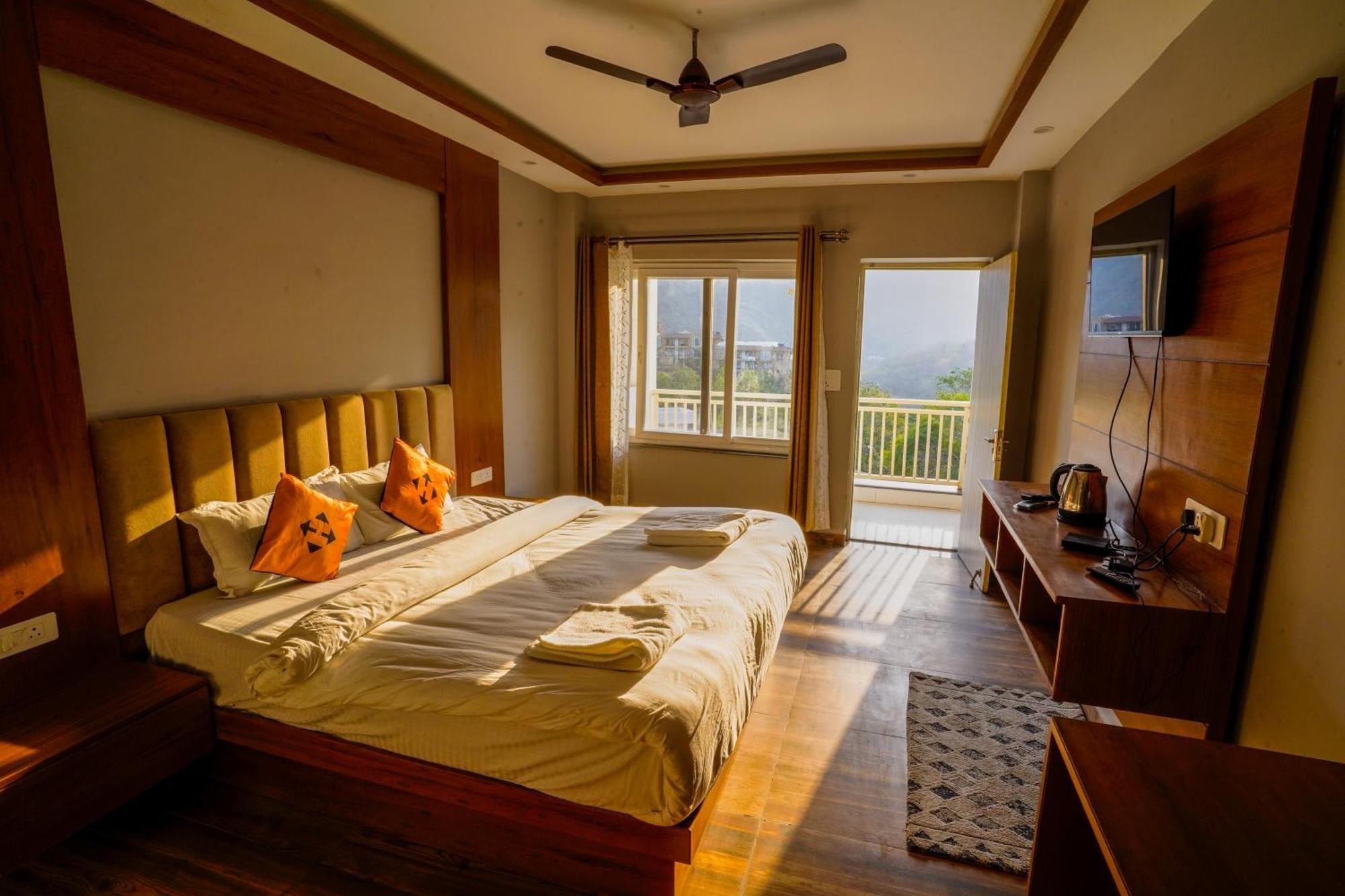 Hide-In Rishikesh, Laxman Jhula Hostel Exterior photo