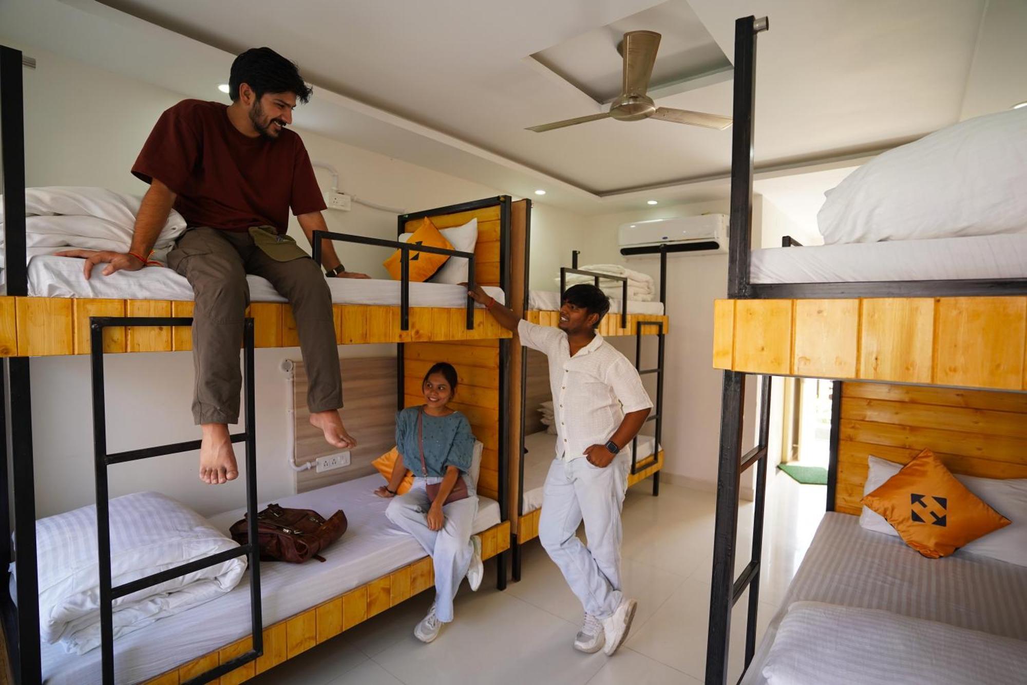 Hide-In Rishikesh, Laxman Jhula Hostel Exterior photo